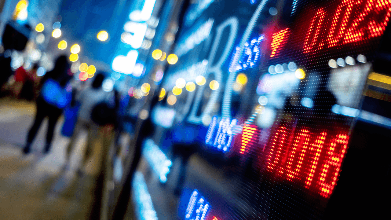 SPUS vs HLAL: Which Halal ETF Is Better for Muslim Investors? (2026)