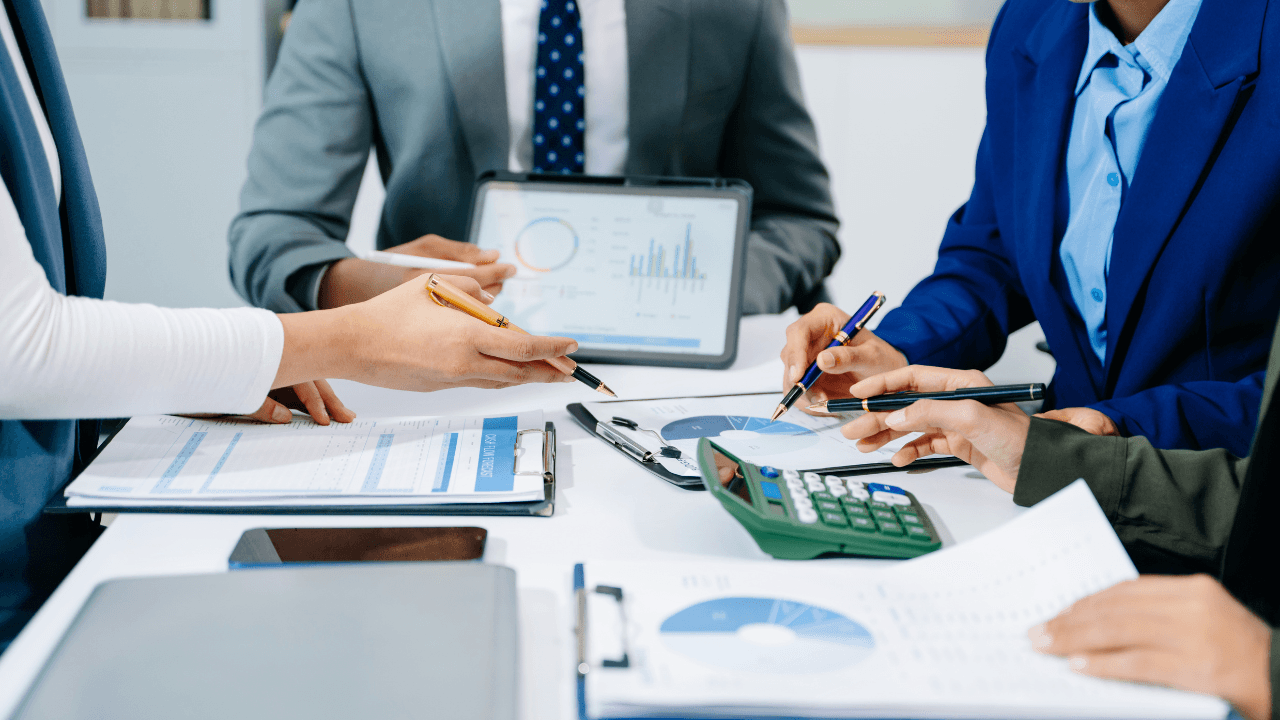 Why Non-Muslims Are Exploring Islamic Finance (2026 Guide)